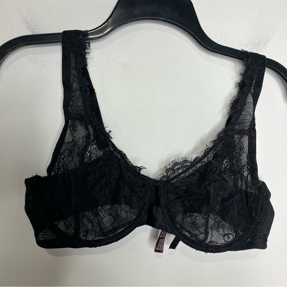 Elegant Black Lace Bra - Picture 1 of 4